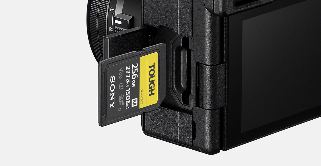 Зображення гнізда з картою пам’яті SD